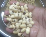 A picture of step 1 of Lobia masala.