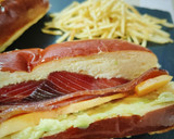 Foto del paso 4 de la receta: Brioche de mojama con caqui y aguacate