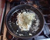 Foto del paso 5 de la receta: Pollo deshuesado con cebolla y leche