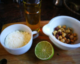 Foto del paso 2 de la receta: Salsa pesto con avellanas