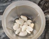 A picture of step 1 of Oats almond smoothie.