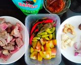 Foto langkah ke 1 dari resep Asem asem daging.