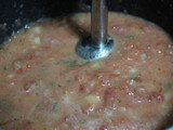 Salsa natural de tomates con albahaca