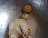 A picture of step 2 of Vegetable paratha.