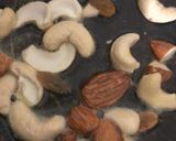 A picture of step 2 of Makhane oats chivda.