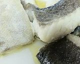Foto del paso 4 de la receta Bacalao confitado sobre pisto manchego con pil pil rojo
