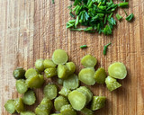 Foto del paso 5 de la receta: Ensalada alemana (kartoffelsalat) con salchichas de queso ahumadas (Bockwurst)