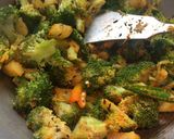 A picture of step 5 of Broccoli Curry.