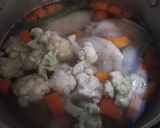 Foto langkah ke 2 dari resep Sup Ayam Simple.