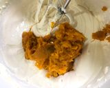 Foto langkah ke 3 dari resep Bolu labu kuning (pumpkin cake) ✨.