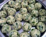 A picture of step 3 of Sunflower potato paratha.