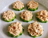 Hình bước làm 3 của món Dưa Leo Kẹp Cá Ngừ