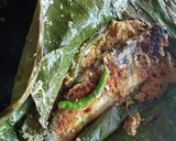 A picture of step 7 of Gondhoraj Pabda Paturi/ Kafir lime fish paturi.