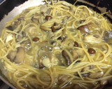Foto del paso 3 de la receta: Salteado de setas cultivadas con espaguetis/vegana