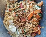 Foto langkah ke 7 dari resep Bakmi goreng.