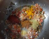 A picture of step 4 of Onion and tomatoes paratha.