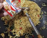 Foto langkah ke 4 dari resep Mie Goreng Telur orak arik.
