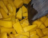 A picture of step 2 of Pumpkin Halwa.