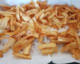 A picture of step 7 of Cassava Crisps infused with Garlic.