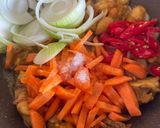 Gambar langkah 3 resipi Ayam Goreng Kunyit.