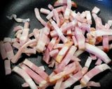 A picture of step 2 of Spaghetti Carbonara with Manchego Cheese.