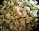 Une image de l'étape 2 de Courgettes blanches farcies, recette rapide.
