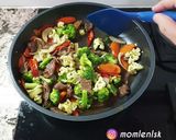 Foto langkah ke 8 dari resep Brokoli mix Tumis Daging Sapi.