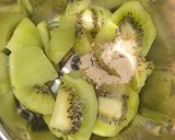 A picture of step 1 of Kiwi Punch.