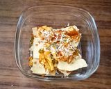 A picture of step 4 of Left-over roti Nachos with Mango-Avocado salad.