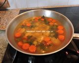 Une image de l'étape 1 de Soupe repas coco-poulet à la pomme verte fraîche (IG bas).