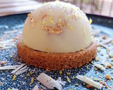 Foto del paso 15 de la receta: Mousse de limón con polvo de oro y cobertura de chocolate blanco