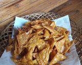 Foto langkah ke 3 dari resep Keripik Pedas Kulit Pangsit.
