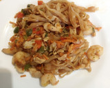Foto del paso 7 de la receta: Fideos o Noodles de arroz con gambas, pollo y salsa de soja