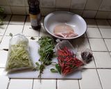 รูปขั้นตอนการทำที่ 1 ของ แกงลาวมะรุมใส่หมู สูตรแม่บ้านปุ๊