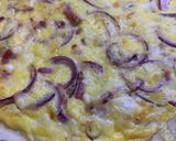 Foto del paso 4 de la receta: Tarta de cebolla, parmesano y panceta