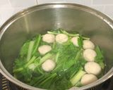 Hình bước làm 2 của món Canh cải ngọt nấu chả cá basa viên