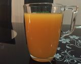 A picture of step 4 of Mango and carrot juice.