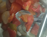 Foto del paso 2 de la receta: Salchichas con tomate 😋