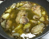 Foto del paso 3 de la receta: Pollo encebollado con champiñones al orégano