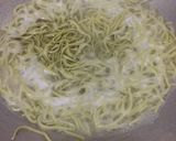 Foto langkah ke 2 dari resep Mie Rebus Lemonilo Rasa Ayam Bawang (Kreasi).