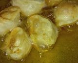 A picture of step 5 of Fried Momo with noodles stuffing.