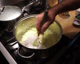 A picture of step 3 of Cream of broccoli soup.