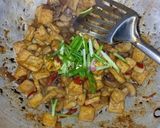 Foto langkah ke 4 dari resep Tumis Tahu Saus Tiram.