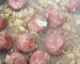 Foto del paso 7 de la receta: Albóndigas con puré de patatas y salsa de tomate con refrito