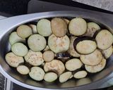 Foto del paso 1 de la receta: Pastel de berenjenas con salsa de repollo al pesto