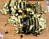 Foto del passaggio 1 della ricetta Melanzane in padella 🍆