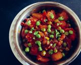 A picture of step 3 of Healthy tasty masaledar green peas and potato sabji.