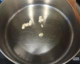 Foto del paso 2 de la receta: Paella de cigalas, gambones, colas de langostino y sepia