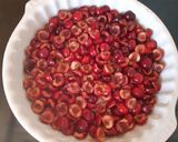 Cseresznyés tejes pite recept fázis 4 fotója