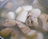 Hình bước làm 2 của món Canh đuôi heo nấu khoai sọ